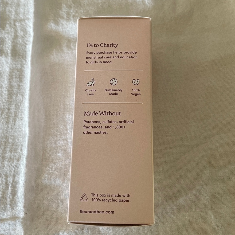Fleur & Bee So Clean Facial Cleanser - Picture 4 of 5